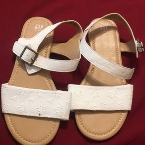New Gap sandals size 3